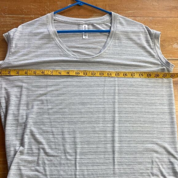 Athleta Women’s Status Breezy Stripped Tee Size S Grey White Modal Blend - Picture 6 of 6